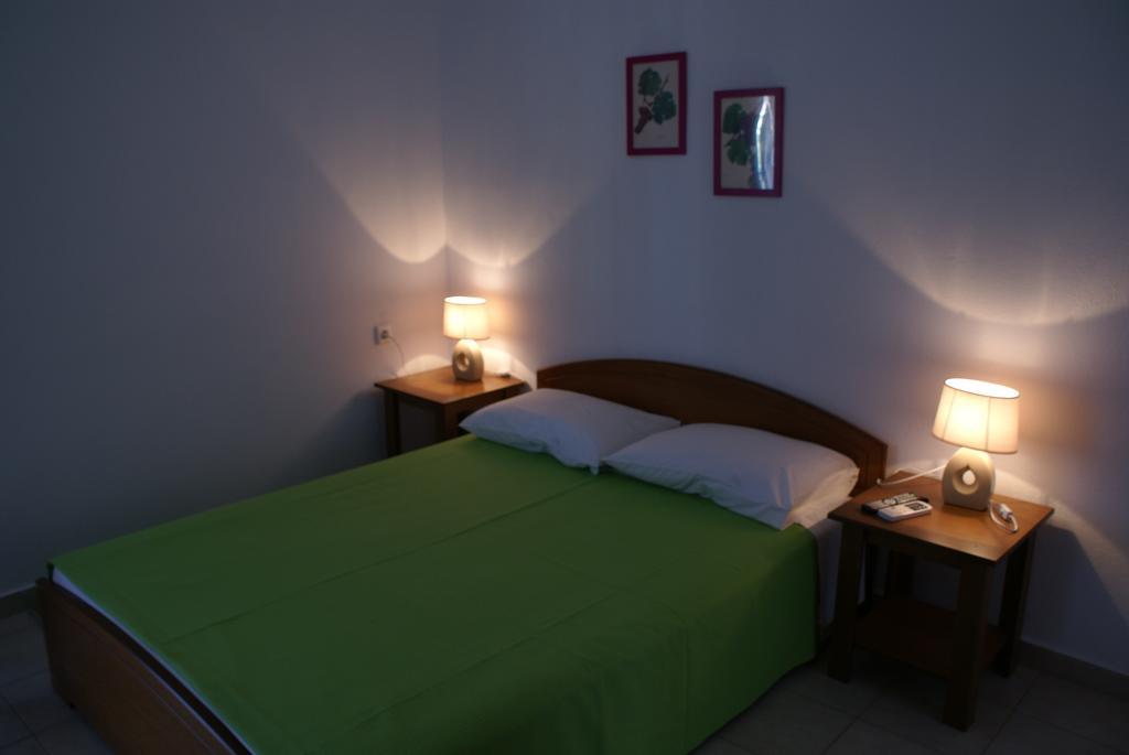 Studios Costa Porto Koufo Habitación foto